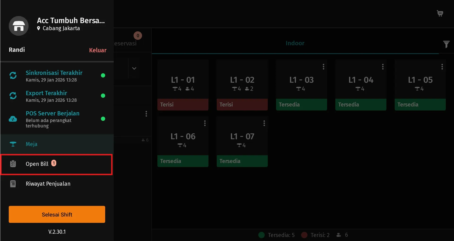 menggabungkan dua meja dalam satu pelanggan